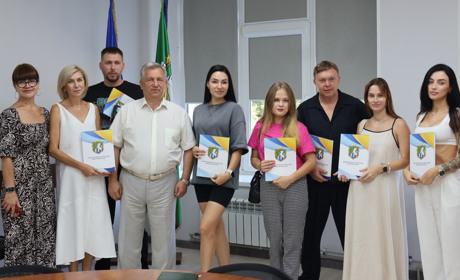 Активні підприємці громади отримали відзнаки від влади Південноукраїнська. ФОТО