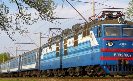 На Полтавщині скасували частину приміських поїздів: через обстріл ремонтують залізницю