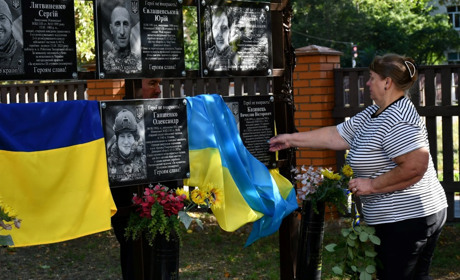 На стелі Пам’яті Ніжинської гімназії №10 відкрили ще дві меморіальні дошки