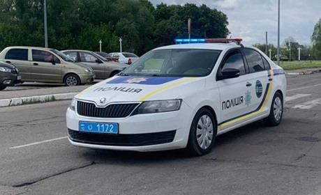 На Переяславщині п'яний водій в’їхав у паркан, а жінка поскаржилася на несплату аліментів: поліція