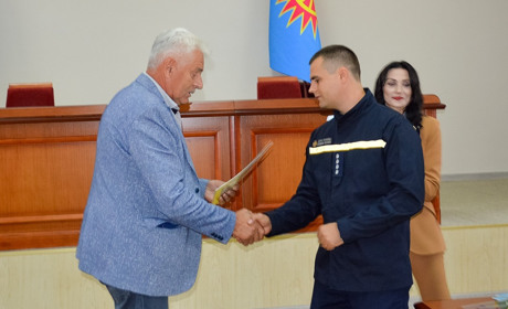 Їхня мужність не знає вихідних - вони завжди на варті безпеки: урочистості до Дня рятувальника