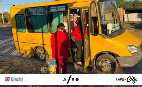 «Влізти у маршрутку»: журналістки разом із мешканцями проходять ранковий квест окраїн Первомайська