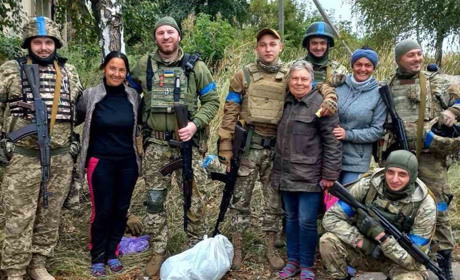 Від темряви до світла: вдячність Захисникам і Захисницям України!