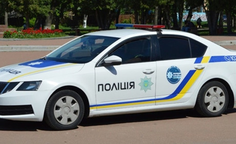 На Переяславщині чоловік сварився з сусідами, а жінка з батьками: хроніка поліції