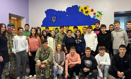 У Сарнах курсанти військової академії провели зустріч зі школярами