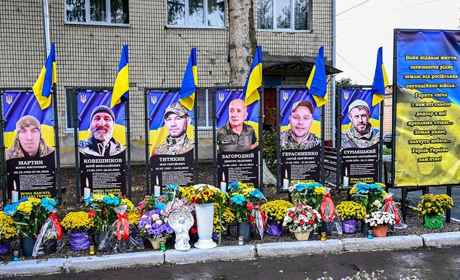 В обіймах синьо-жовтих прапорів: в Горохуватці відкрили Алею Слави та Пам'яті полеглим Героям