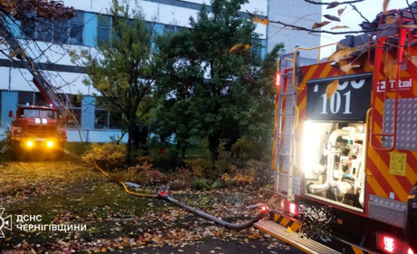 У Ніжині ворожий обстріл призвів до пошкодження промислового підприємства