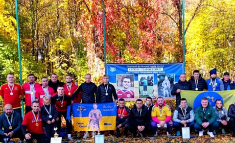 ВІДБУВСЯ ФУТБОЛЬНИЙ ТУРНІР НА ЧЕСТЬ ЗАГИБЛОГО ВОЇНА З НІЖИНА ЄВГЕНА СТАРОСТЕНКА