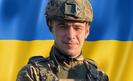 В бою із окупантами загинув Микита Журавльов. Його поховають у рідному Ржищеві