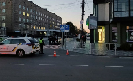 Поліція розслідує ДТП з травмуванням велосипедиста у Звягелі