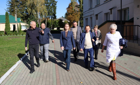 Оксана Вжешневська відвідала Старокостянтинівську громаду з робочим візитом
