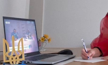 Учні, освітяни і посадовці Сірогозщини долучилися до радіодиктанту єдності “Треба жити!”