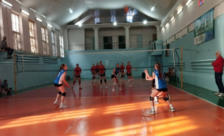 Первомайські волейболістки стартували з перемогами у «Північній Лізі ЮРВІАЛ»