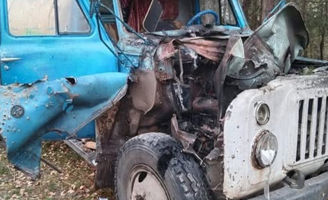 Постраждала залізниця, будинки людей, молоковоз. Ворог продовжує обстрілювати Корюківщину