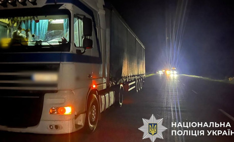 Поблизу Кагарлика автівка збила пішохода: поліція веде слідство