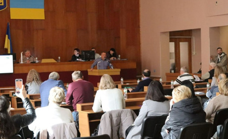 Первомайська міськрада вдруге провалила голосування за нове положення про управління освіти