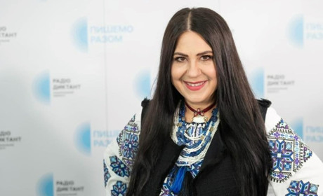 Анжеліка Рудницька, яка «зшиває» Україну любов’ю та мистецтвом, відкриє у Первомайську виставку