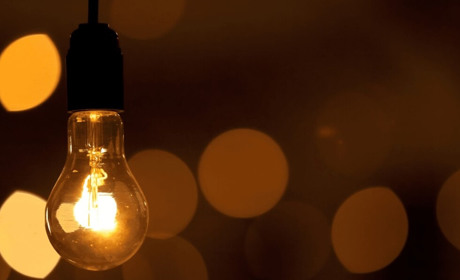 Графік відключення світла на Житомирщині 2 листопада 2025: години та черги