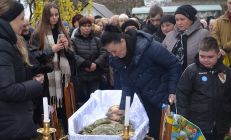 У Білобожниці провели в останню путь ветерана російсько-української війни Возного Сергія