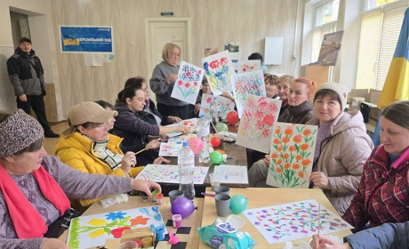 Допомога ВПО з Херсонщини у Кривому Розі: консультації, продуктові набори, підтримка громад