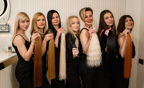 Проєкт “Відродження”: як у студії Юлії Кушнір безплатно нарощують волосся жінкам після онкології