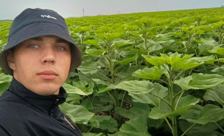 Студент Іван Гончаров прийшов у МХП на практику, а за рік отримав підвищення і став лінійним агроном