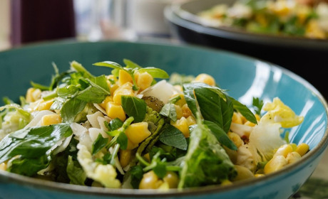 Велика салатна колекція: рецепти для гурманів та прихильників здорового харчування