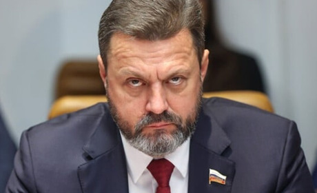 НАБУ викрило схему відмивання 100 мільйонів доларів через офіс родини Деркача