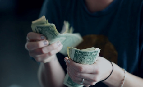 Кременчанка втратила понад 70 тисяч гривень