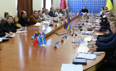 Засідання Конгресу влад Хмельниччини: обговорили реєстр збитків, ЗСУ та реформу інтернатів