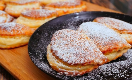 Класичний рецепт пісочних сочників із сирною начинкою