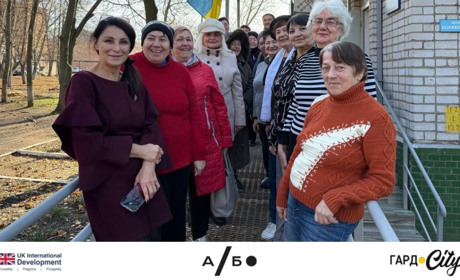 Пильність, гумор і досвід: про що говорили журналісти зі слухачками Університету третього віку