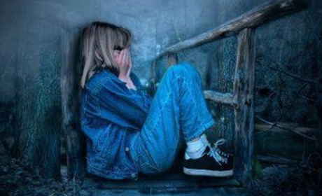 На Золотоніщині чоловік розбещував та зґвалтував малолітню