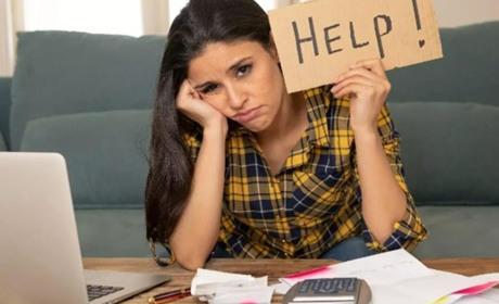 Чому навіть праця на трьох роботах не рятує від нестачі грошей і як позика може змінити ситуацію