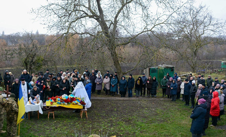 Воював мужньо і самовіддано - у Халчі провели в останню дорогу воїна Захара Романюка