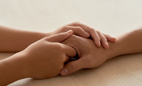 “Я поруч і можу допомогти”: як працівниці б’юті-сфери можуть підтримати тих, хто переніс насильство