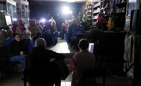 У темряві в музеї: у Південноукраїнську відбулася акція підтримки родин військовополонених