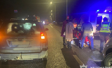 У Кременці під колеса авто потрапила жінка