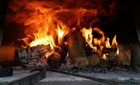 Пожежа в Дачному: двоє дітей отримали опіки через несправну піч