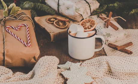 Святкуємо разом: хто відзначає іменини, календар державних та професійних свят на грудень 2025