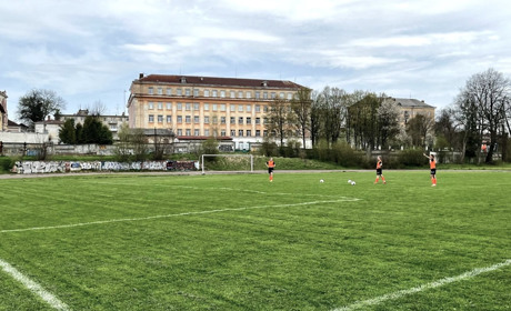 На території дитячої спортивної школи у Дрогобичі за 4 мільйони гривень ремонтують футбольне поле