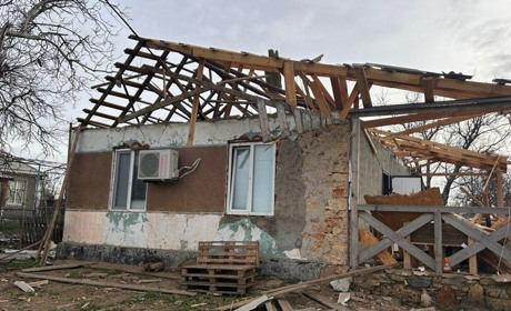 На Херсонщині армія рф завдала ударів по житлових кварталах, критичній та соціальній інфраструктурі