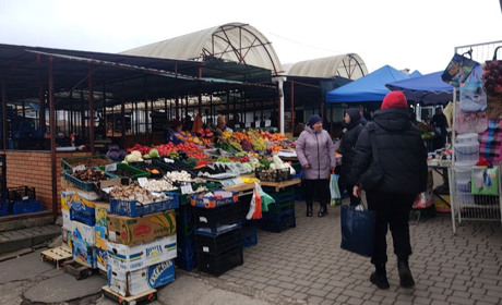 Молочка здорожчала, сезонні овочі здешевшали: ціни на центральному ринку Первомайська в листопаді