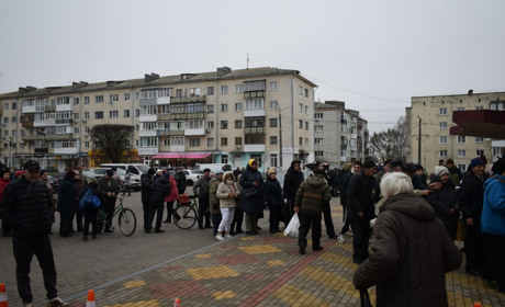 У Звягелі роздали 3,5 тисячі продуктових наборів