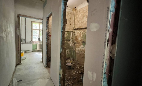 У Жовтих Водах ремонтують квартири для вимушених переселенців: деталі