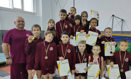 Фастівські гімнасти з ДЮСШ "Локомотив" здобули низку перемог на чемпіонаті у Житомирі