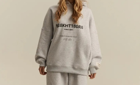 Худі жіночий: як обрати посадку, тканину й деталі