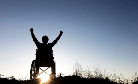 3 грудня: Міжнародний день людей з інвалідністю, День “Давайте обіймемося” та інші свята, події