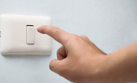 «Гасимо зайве»: Хмельницька область запровадила додаткові заходи економії електрики