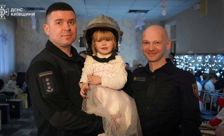 Рятувальники Київщини привезли подарунки дітям Центру «Переяслав» напередодні Дня святого Миколая